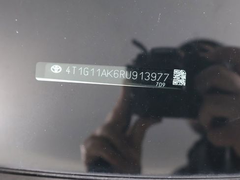 Used 2024 Toyota Camry SE image 42