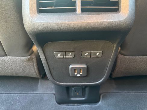 Used 2021 Chevrolet Equinox Premier image 40