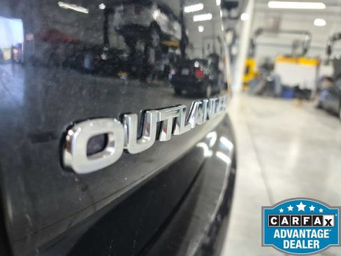Used 2024 Mitsubishi Outlander SEL AWD/4WD image 36