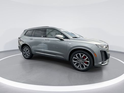 Used 2024 Cadillac XT6 Sport image 9