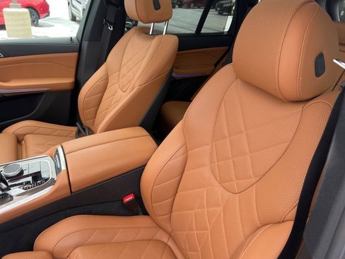 Used 2023 BMW X5 xDrive40i w/ M Sport Package image 5