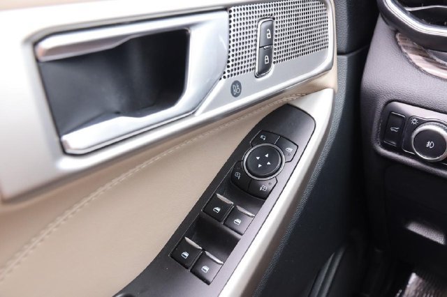 Used 2023 Ford Explorer Limited AWD/4WD image 24