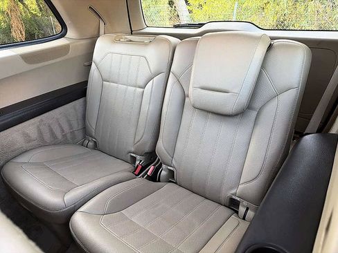 Used 2013 Mercedes-Benz GL 450 4MATIC image 12