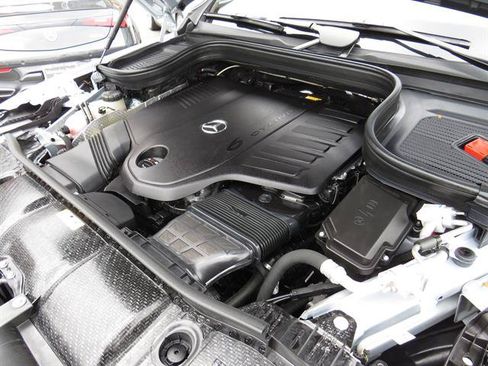 Used 2025 Mercedes-Benz GLE 450 4MATIC image 7