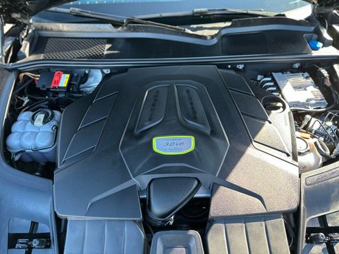 Used 2019 Porsche Cayenne E-Hybrid image 57