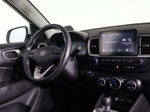 Certified 2024 Hyundai Venue SEL FWD image 25