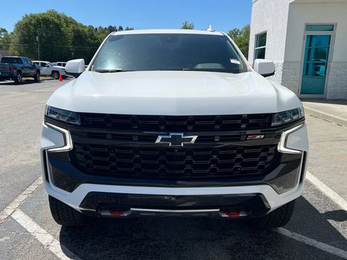 Used 2023 Chevrolet Tahoe Z71 w/ Luxury Package AWD/4WD image 5