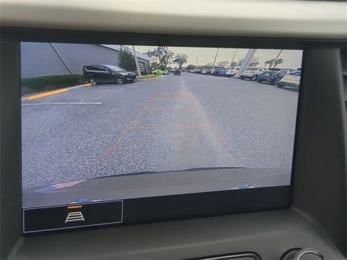 Used 2022 GMC Acadia SLT w/ Preferred Package image 23