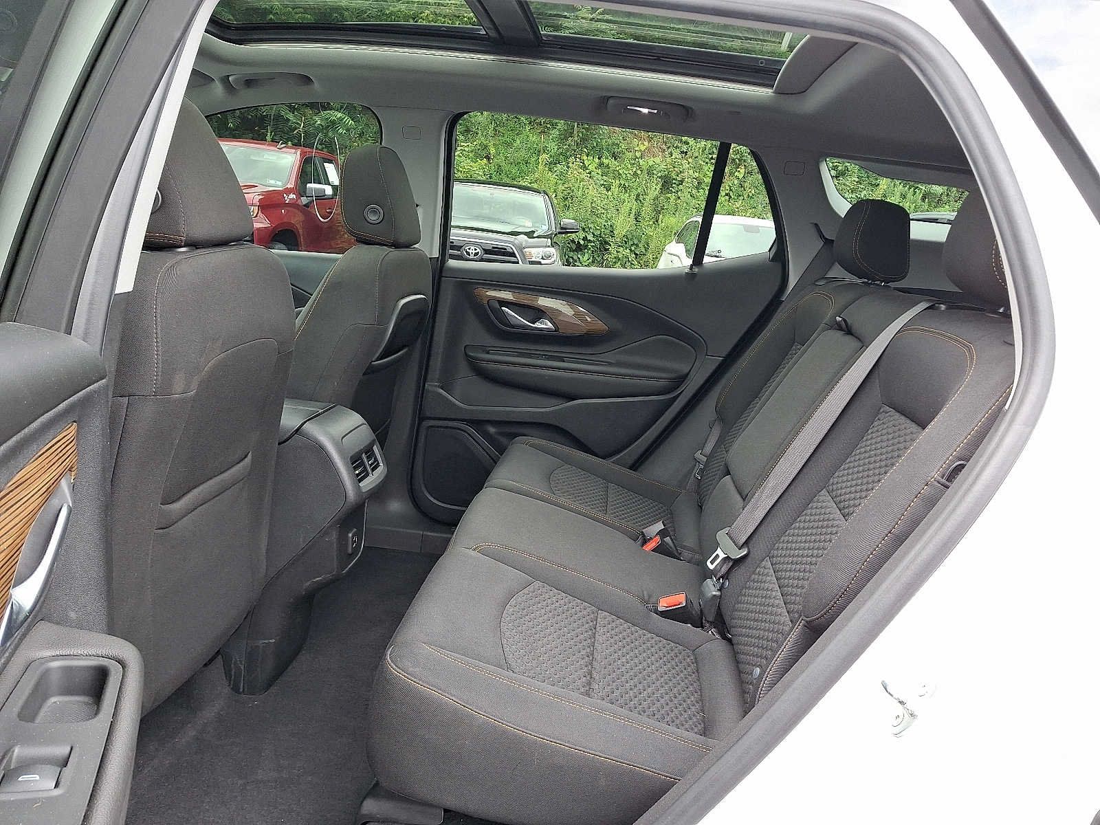 Used 2021 GMC Terrain SLE w/ Driver Convenience Package AWD/4WD image 10