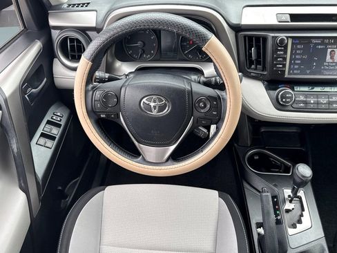 Used 2017 Toyota RAV4 XLE FWD image 26