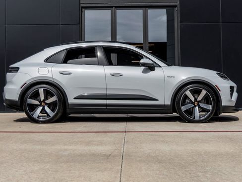 New 2026 Porsche Macan Electric RWD image 12