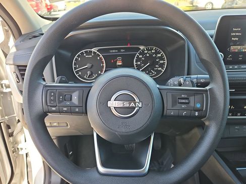 Used 2024 Nissan Rogue SV FWD image 21