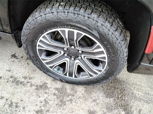 Used 2024 Jeep Wagoneer L Series II image 16