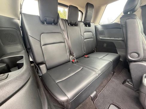 Used 2023 Nissan Pathfinder Platinum AWD/4WD image 11