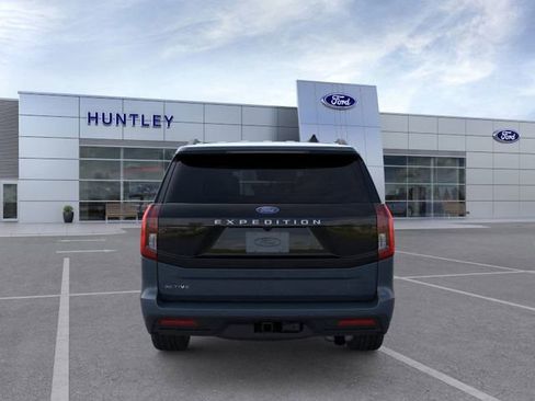 New 2025 Ford Expedition Active image 5