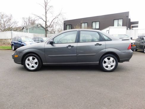 Used 2006 Ford Focus SES FWD image 19