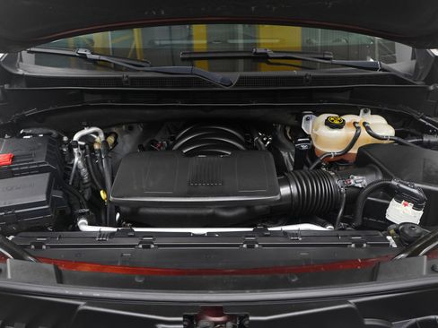 Used 2022 GMC Yukon XL SLT w/ SLT Luxury Package image 32