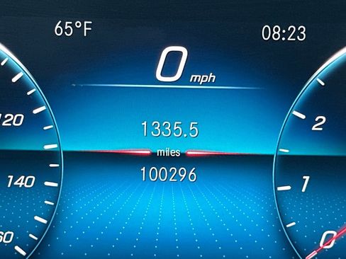 Used 2020 Mercedes-Benz GLE 350 4MATIC image 4