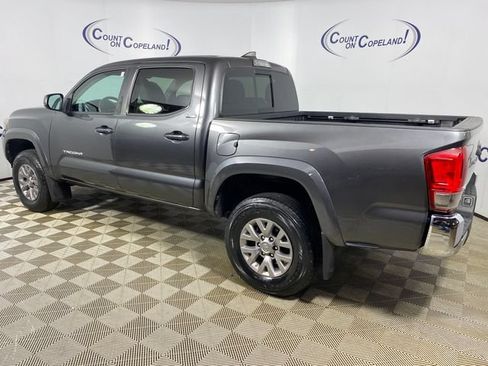 Used 2018 Toyota Tacoma SR5 AWD/4WD image 3