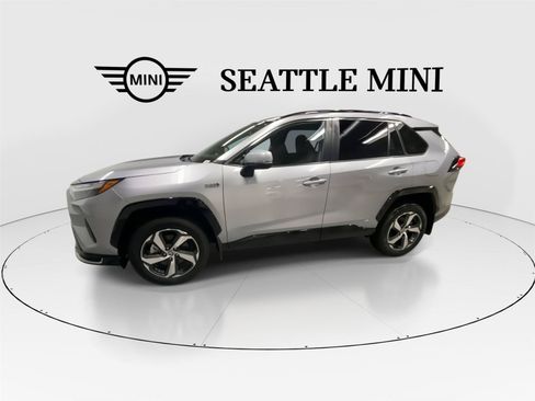 Used 2023 Toyota RAV4 SE w/ Weather & Moonroof Package AWD/4WD image 5