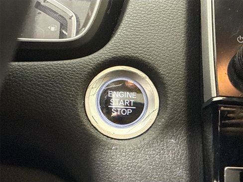 Used 2018 Honda CR-V Touring image 21