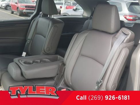 Used 2018 Honda Odyssey EX-L image 39