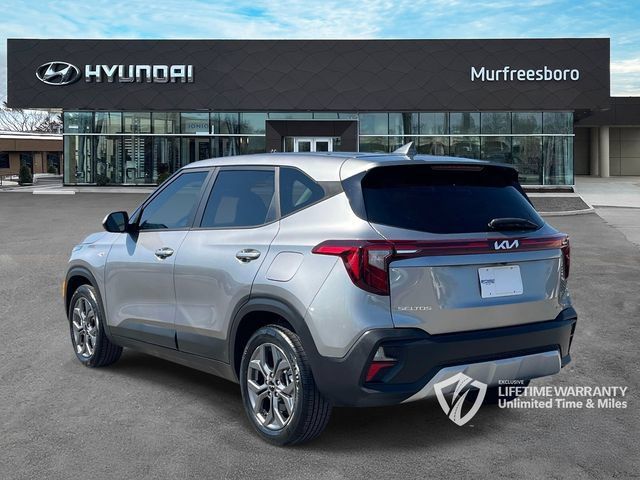 Used 2024 Kia Seltos LX AWD/4WD image 7