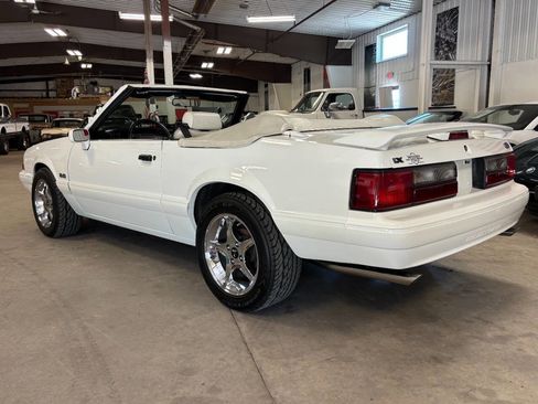 Used 1993 Ford Mustang LX RWD image 4