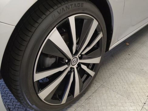 Used 2020 Nissan Altima 2.5 SR FWD image 31