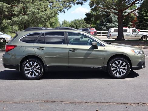 Used 2016 Subaru Outback 3.6R Limited AWD/4WD image 3