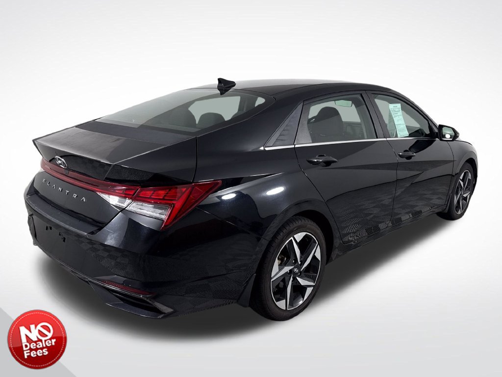 Used 2022 Hyundai Elantra SEL w/ Convenience + Premium Package FWD image 3
