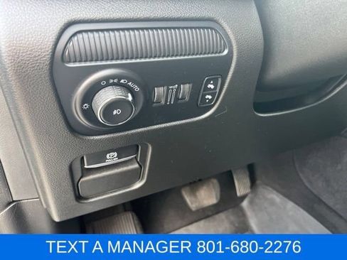 Used 2023 Jeep Wagoneer Series III w/ Preferred Equipment Group AWD/4WD image 24