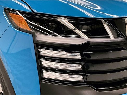 New 2025 Nissan Kicks SR w/ Illumination Package image 14