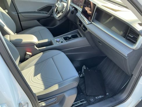 New 2026 Volkswagen Tiguan SE image 27