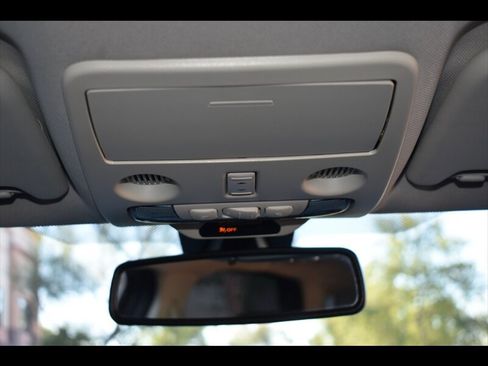 Used 2021 Ford EcoSport Titanium image 32