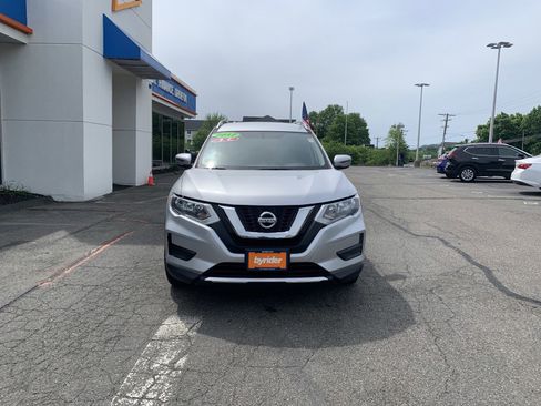 Used 2017 Nissan Rogue S w/ S Appearance Package AWD/4WD image 2
