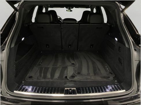 Used 2020 Porsche Cayenne S image 8