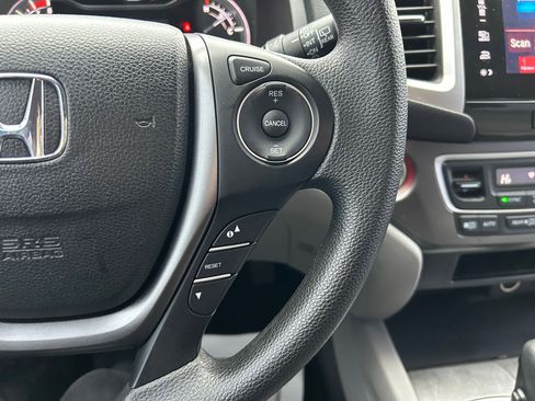 Used 2017 Honda Pilot EX image 13