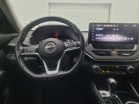 Used 2023 Nissan Altima 2.5 SV w/ SV Premium Package FWD image 22