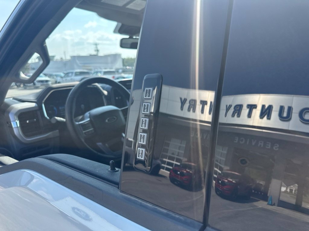 Used 2023 Ford F150 Lightning XLT AWD/4WD image 18