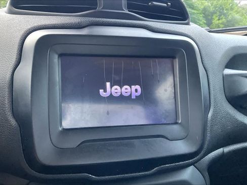 Used 2018 Jeep Renegade Trailhawk AWD/4WD image 28