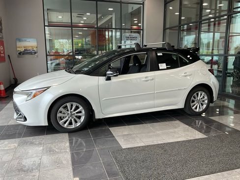 New 2026 Toyota Corolla SE FWD image 3