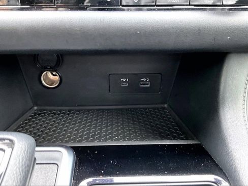 Used 2022 Nissan Pathfinder SV image 15