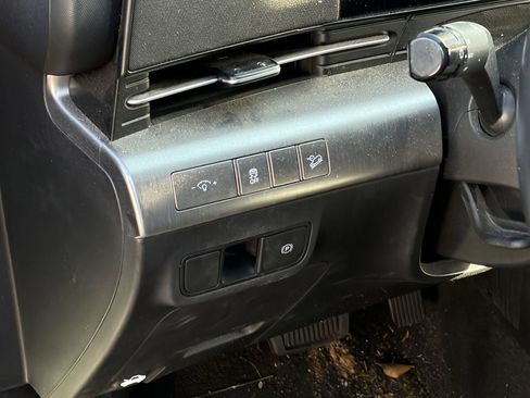 Used 2024 Hyundai Kona SEL FWD image 5