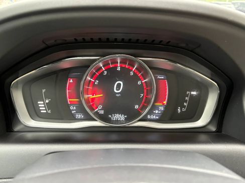 Used 2016 Volvo XC60 T6 w/ Proximity Package AWD/4WD image 40