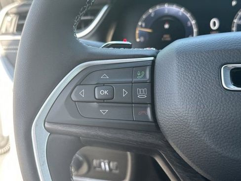 New 2025 Jeep Grand Cherokee Limited w/ Black Appearance Package image 22