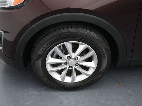 Used 2016 Kia Sorento LX w/ LX Convenience Package image 9