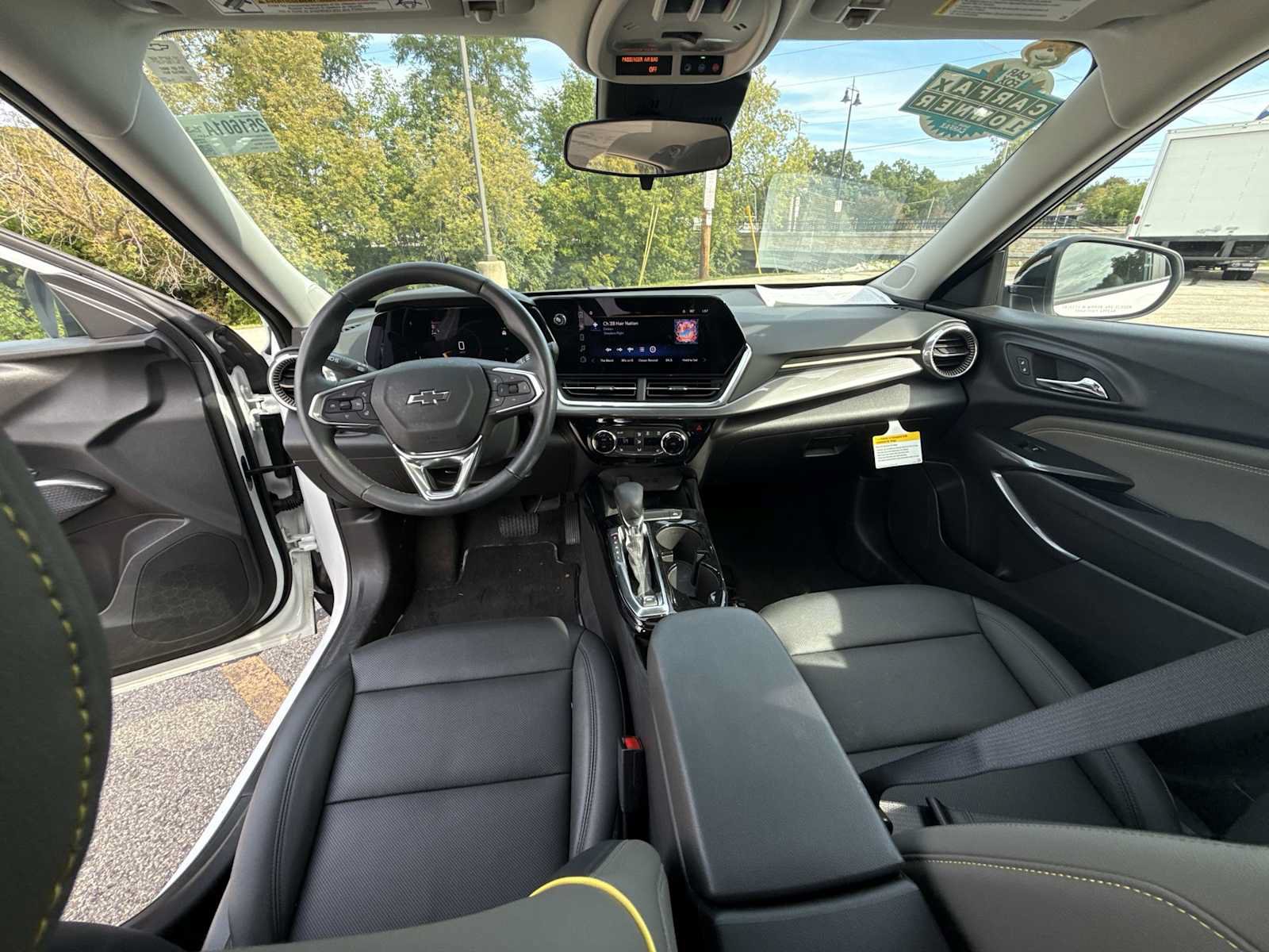 Used 2025 Chevrolet Trax ACTIV w/ Sunroof Package FWD image 20