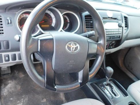 Used 2012 Toyota Tacoma Base 4x2 4dr Access Cab 6.1 ft image 16
