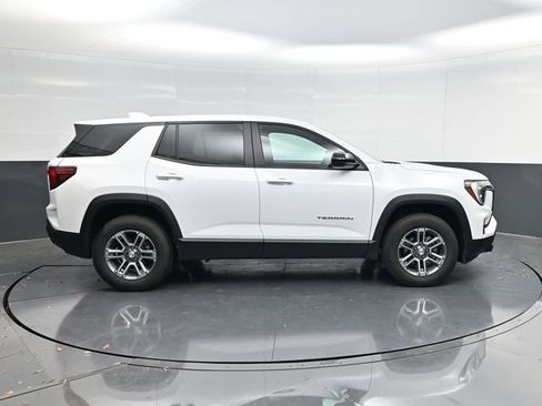 Used 2026 GMC Terrain Elevation image 2